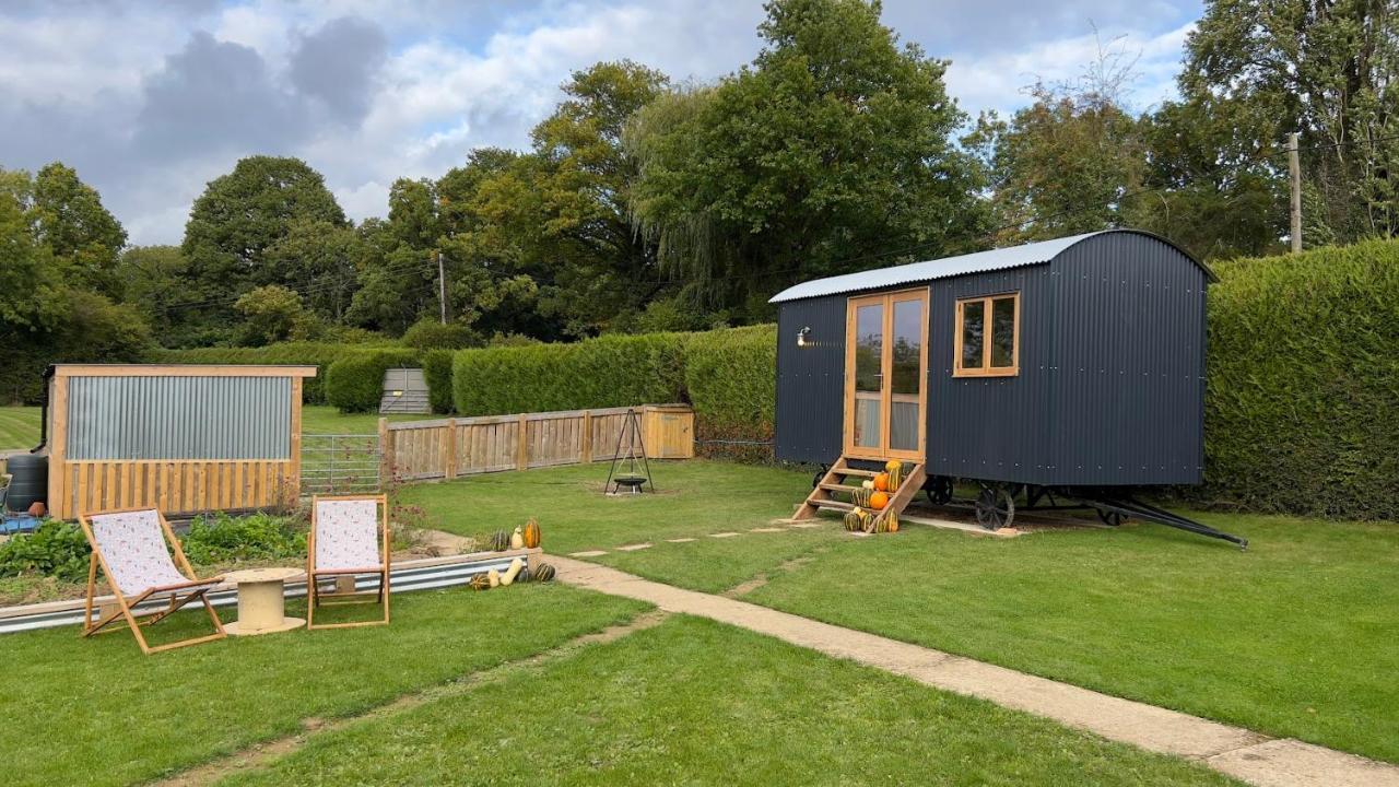 Shepherds Hut At Cedar Gables Lamberhurst Exteriér fotografie