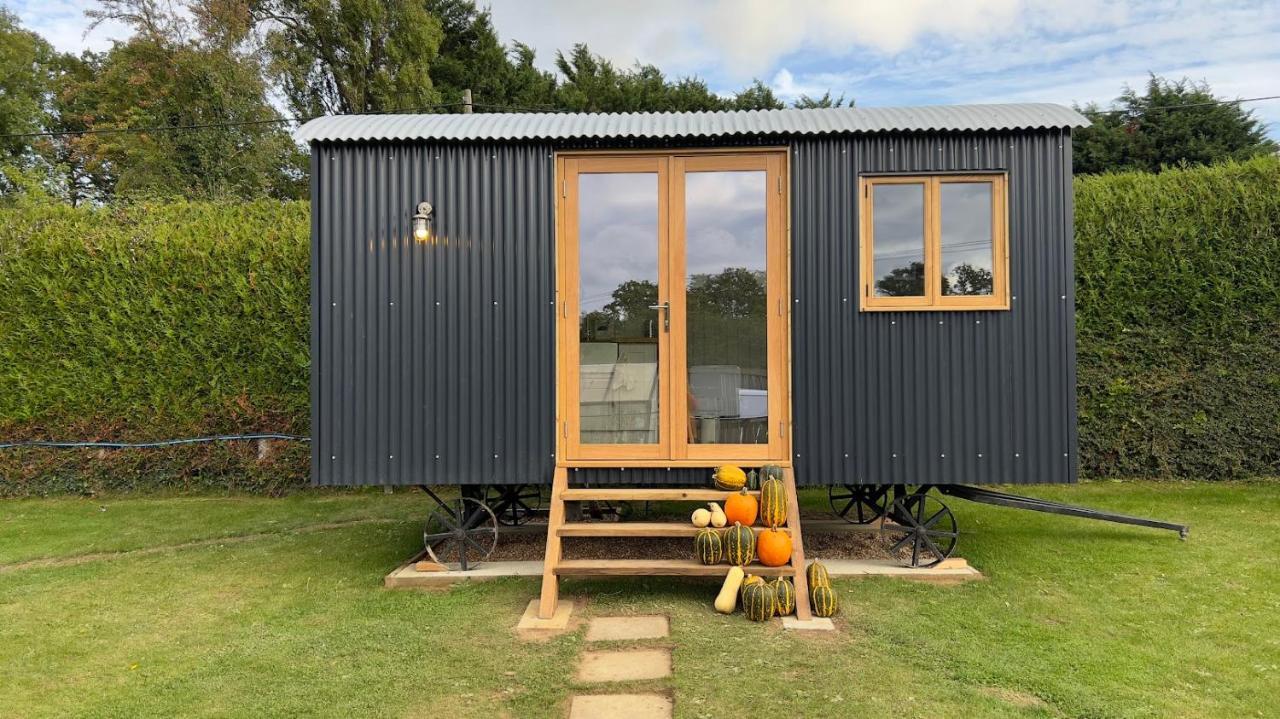 Shepherds Hut At Cedar Gables Lamberhurst Exteriér fotografie